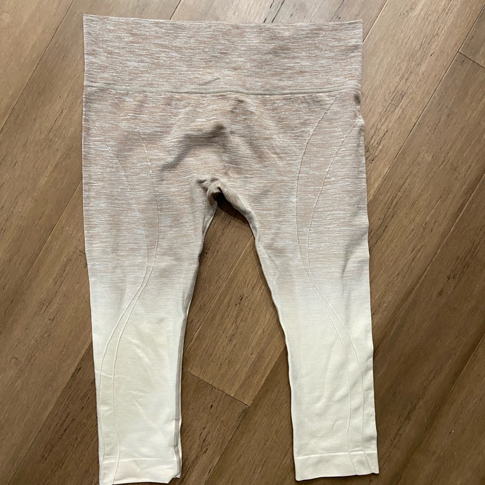 Seamless calf length leggings
